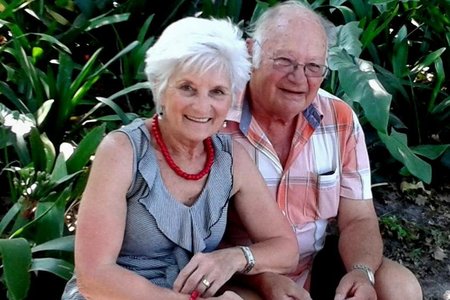 Wyle Bertus Smit saam met sy eggenote, Alta